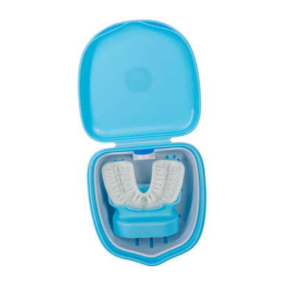 Animated view of the Willo Brush Head Case opening to store and protect Willo brush heads.